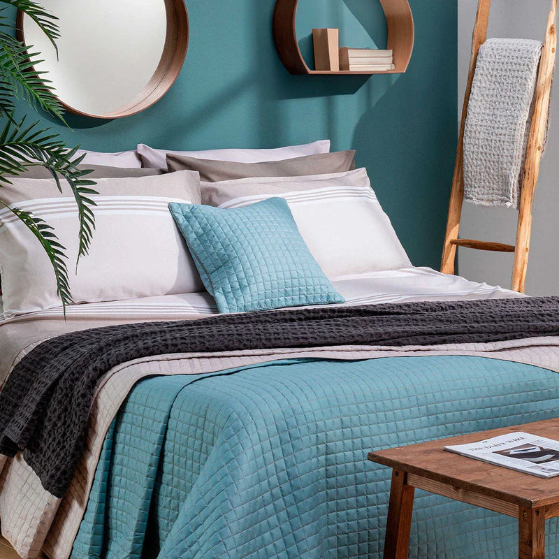 I 5 colori che ispirano calma e relax: come arredare la camera da letto secondo le tendenze 2025 - Amo La Casa Shop