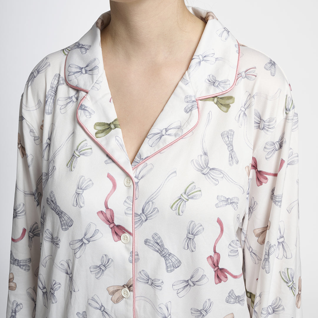 THUN® Daphne Damen-Langpyjamas – Weißes Schleifenmuster
