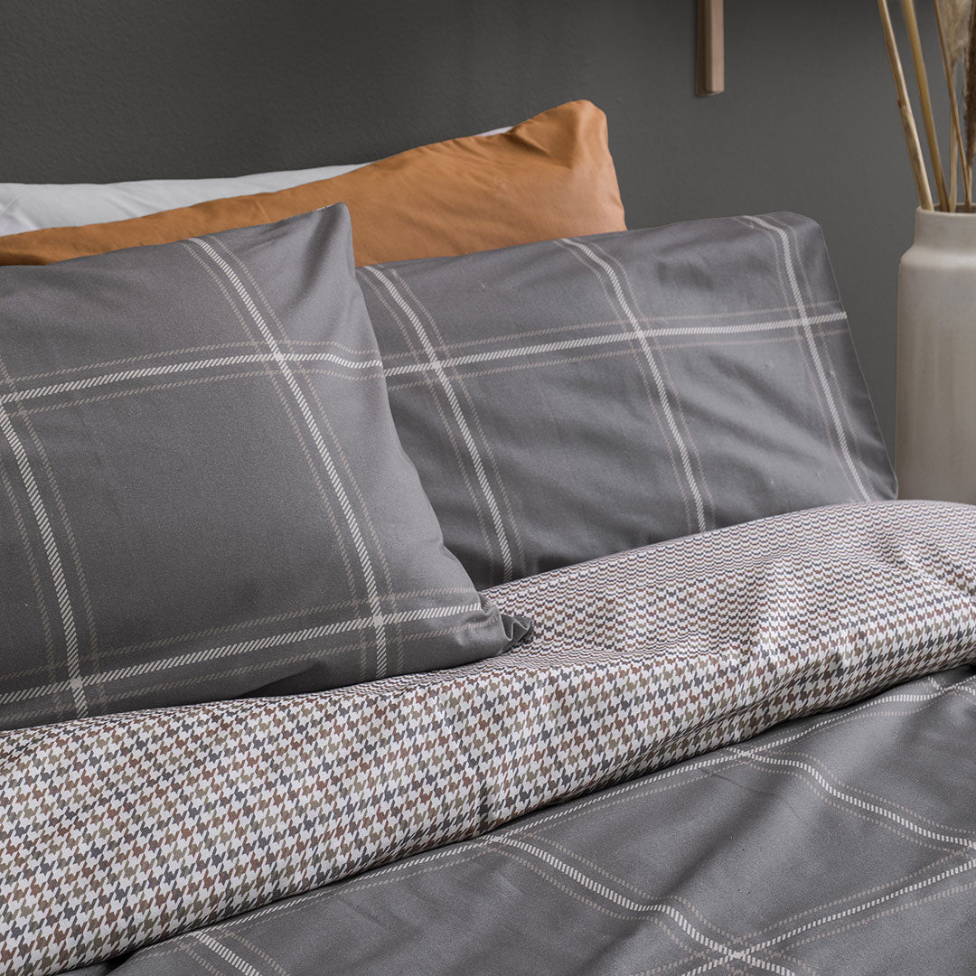 Completo Letto Matrimoniale in Cotone con Stampa - Fantasia Hug Me Mayson Dark Grey